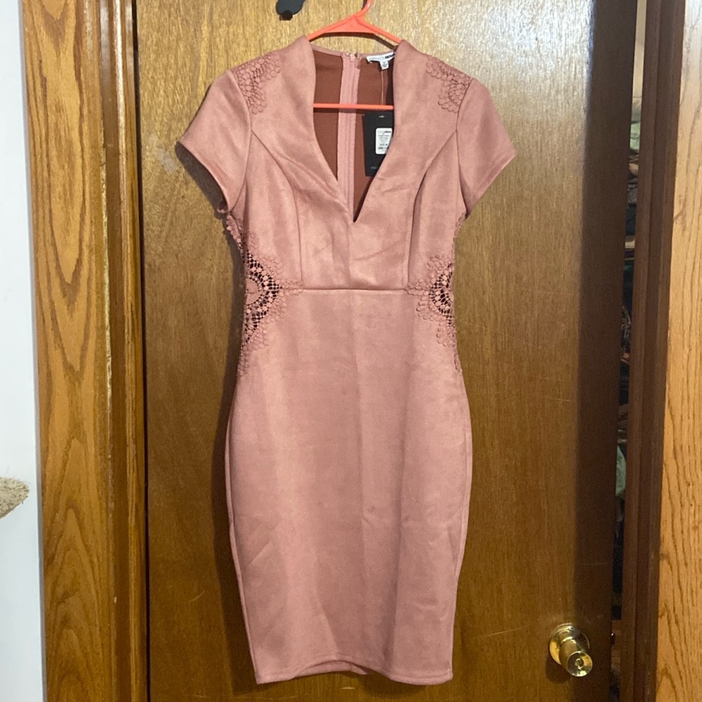 NWT beautiful Fashion Nova short sleeve, suede type fabric dress 💓💗